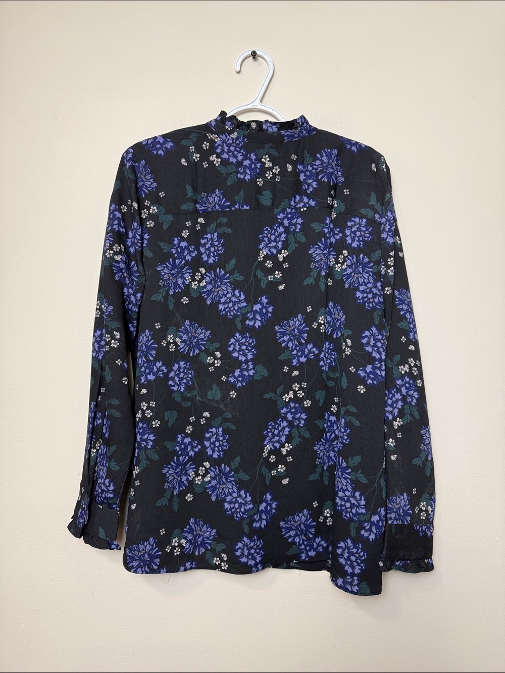 Ann Taylor Black Blouse with Blue Floral Print size L - Picture 6 of 6